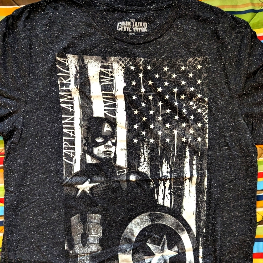 Marvel Captain America T-shirt, Mens Large